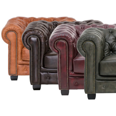 Hnědá pohovka Chesterfield