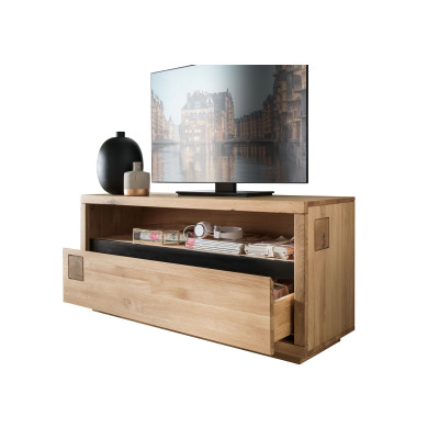 Dřevěný stolek pod TV