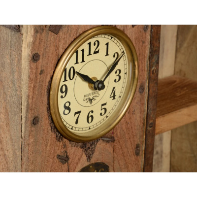 Ziegelform Uhr mit Fächer